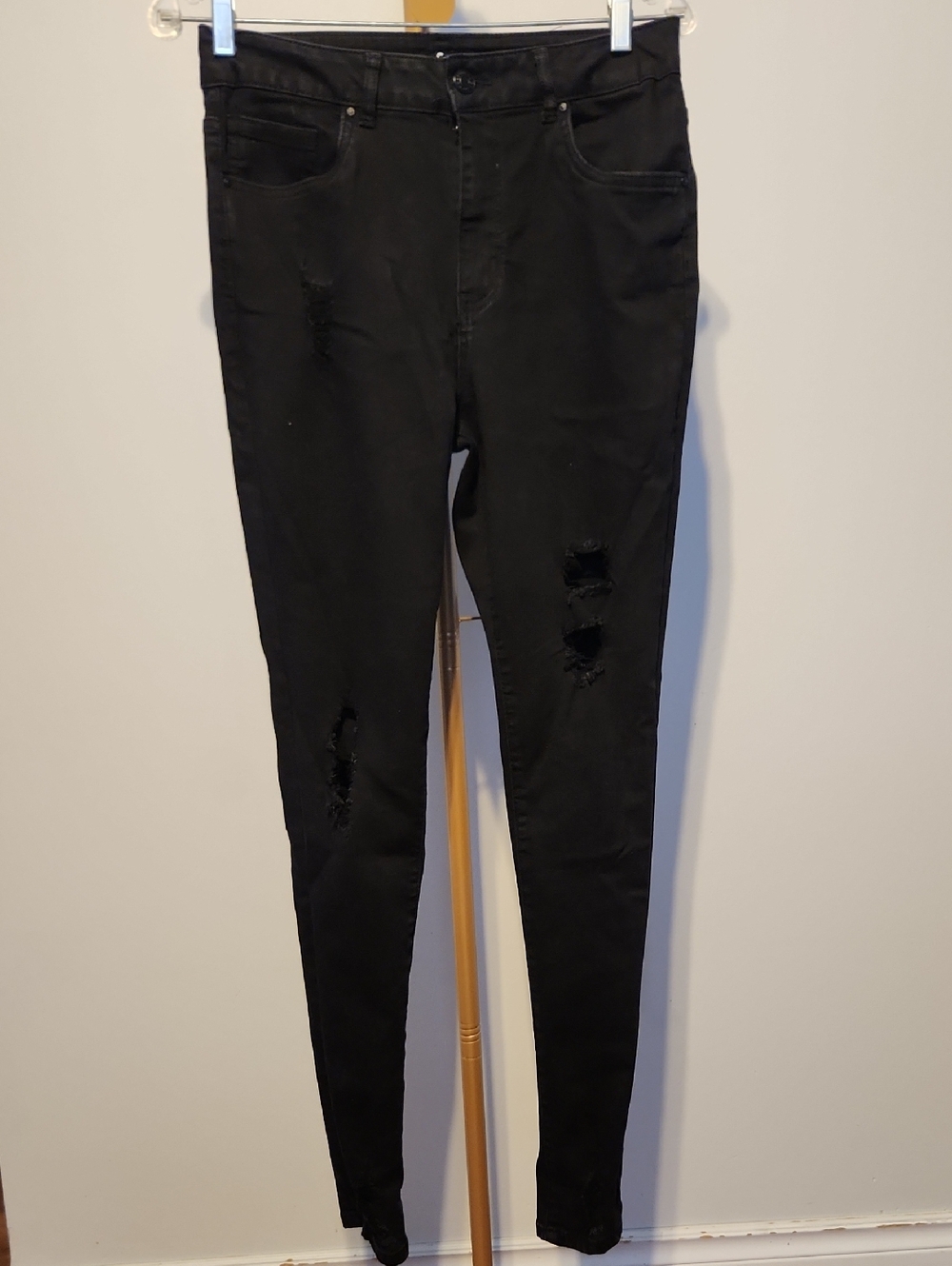 Black Women's Distressed Skinny Jeans
